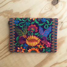 Load image into Gallery viewer, Embroidered Clutch Purse