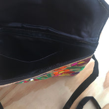 Load image into Gallery viewer, Embroidered Clutch Purse