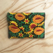 Load image into Gallery viewer, Embroidered Clutch Purse
