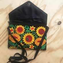 Load image into Gallery viewer, Embroidered Clutch Purse
