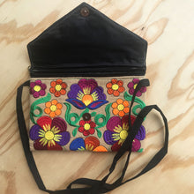 Load image into Gallery viewer, Embroidered Clutch Purse
